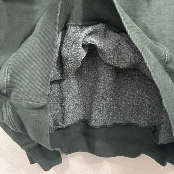 Brandy Melville John Galt Green Crewneck Sweater New York Baggy Oversized Casual - Picture 11 of 14